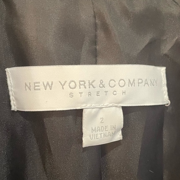 New York and Company Blazer !  Deep Navy and White Geometric Print -2 Button - Picture 3 of 13